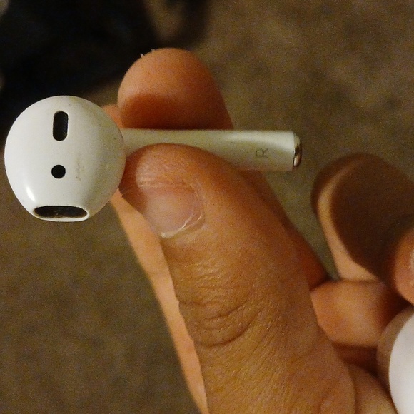 Apple airpods gen 1 - Picture 3 of 4